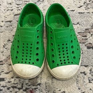 Native Shoes Kids Jefferson Green and White Shoes (Toddler / Little kid) Size C6